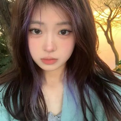 向天真的女生投降